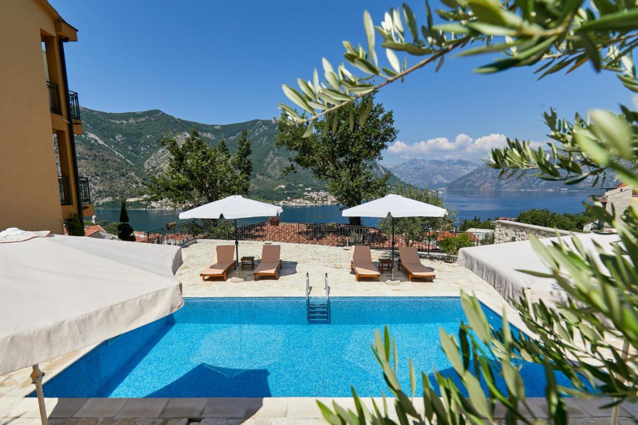 Our Sunset Apartments With Pool And Sea View Cattaro Esterno foto
