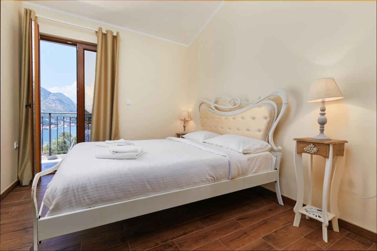 Our Sunset Apartments With Pool And Sea View Cattaro Esterno foto